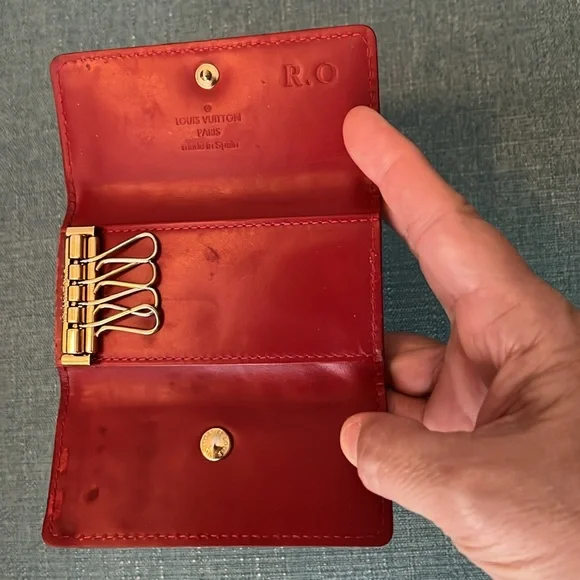 Louis Vuitton Red Vernis Key Holder, EUC - Picture 6 of 11
